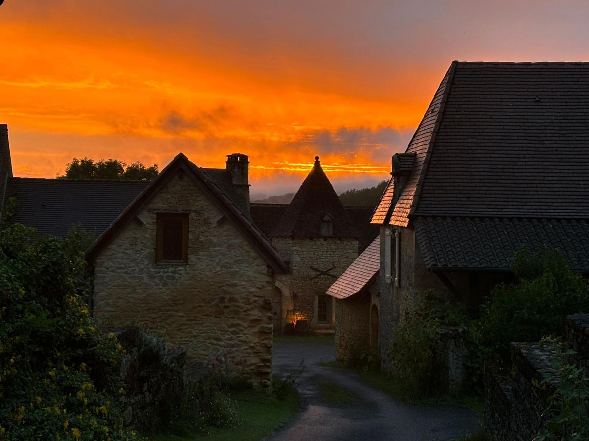 Chambre D'Hotes Lasserre Saint-Amand-de-Coly Exterior foto